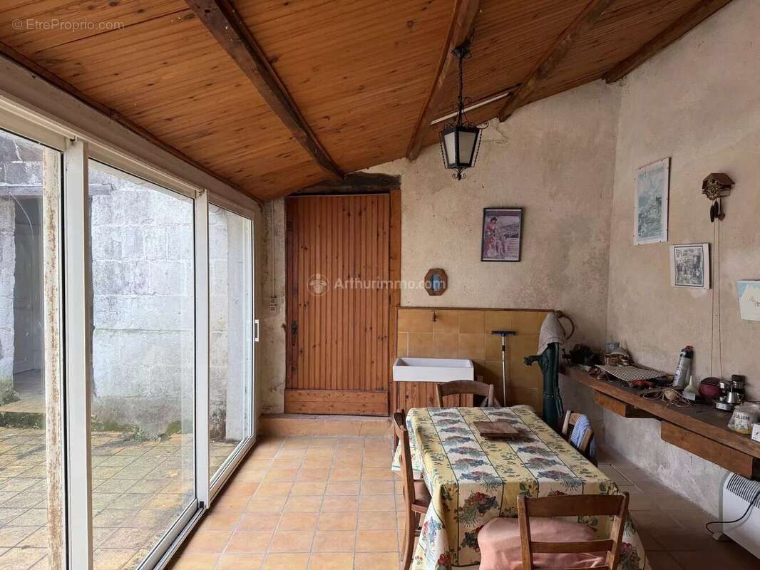 Maison à VILLEDIEU-LE-CHATEAU