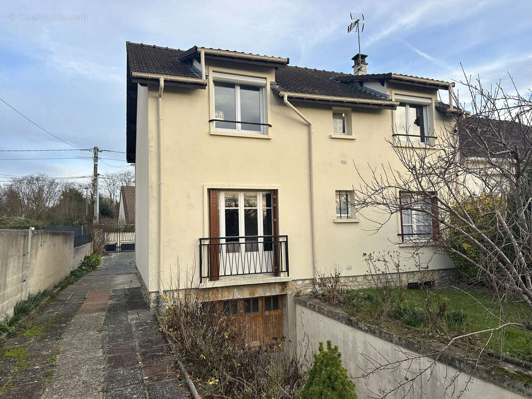 Maison à LE MEE-SUR-SEINE