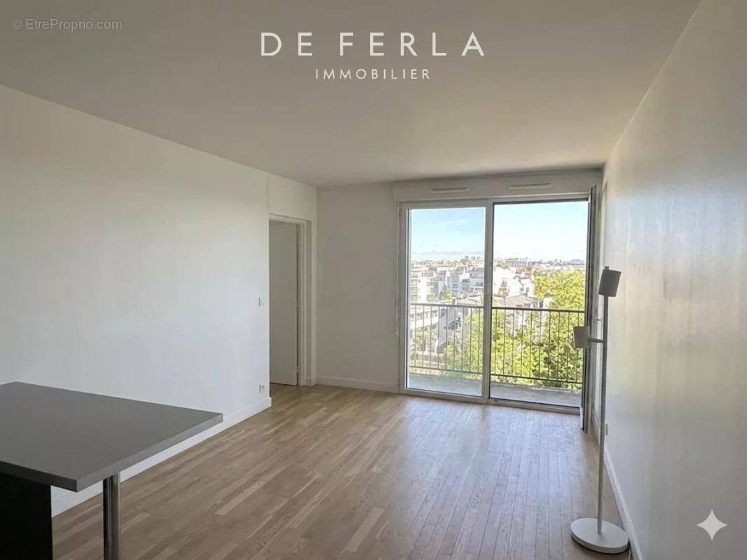Appartement à PARIS-14E