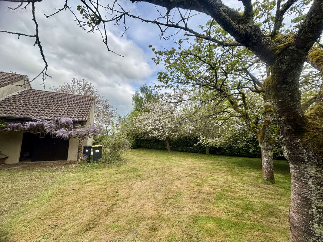 Maison à LE THIEULIN