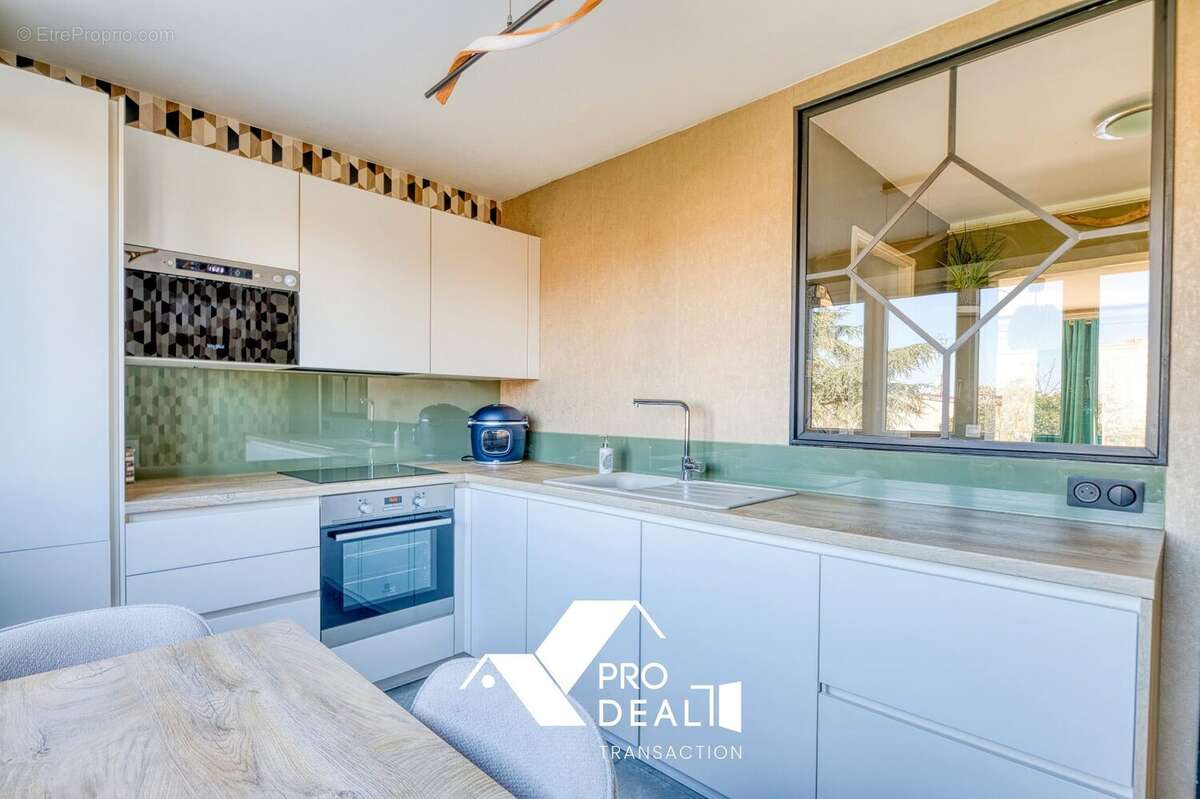 Appartement 77 m² à Meyzieu  - photo 6