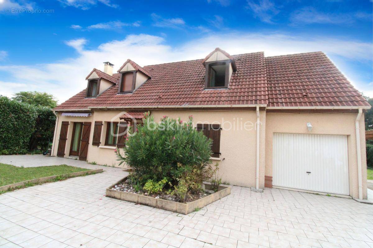 Maison à CHEVRY-EN-SEREINE