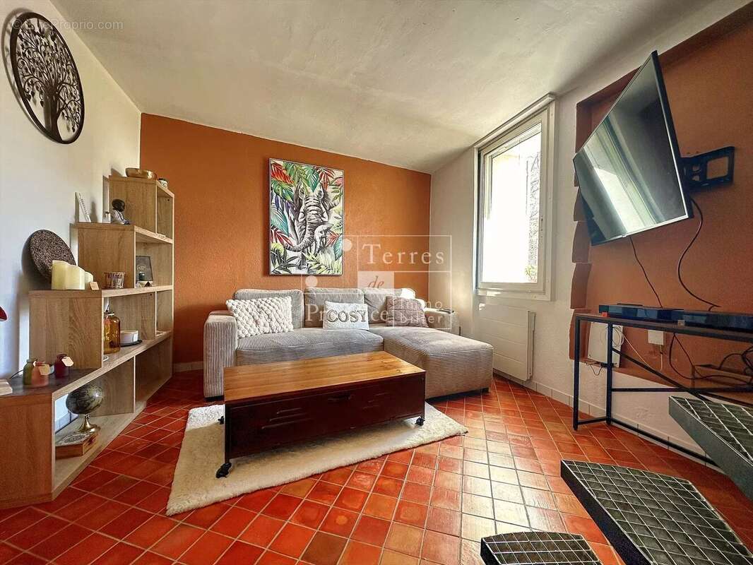 Maison à FOX-AMPHOUX