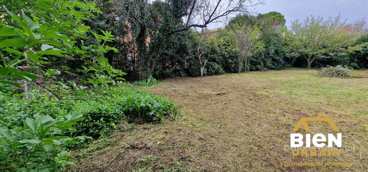 Terrain à NIMES