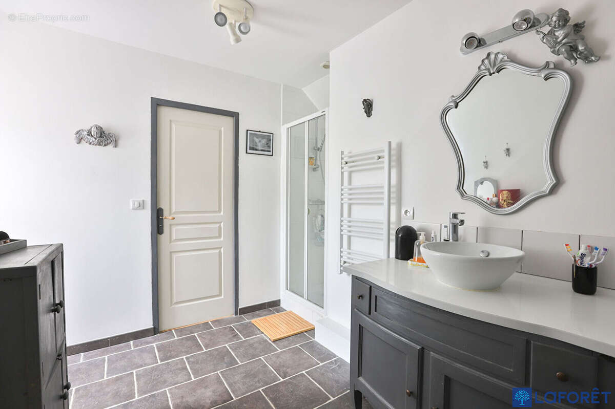 Maison à VILLIERS-SAINT-FREDERIC