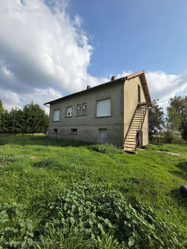 Maison à LA CHAPELLE-AUX-CHASSES