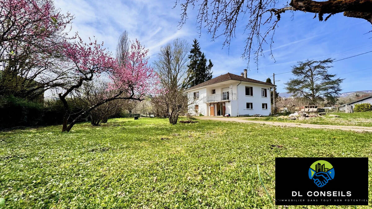 Maison à CHAZEY-BONS