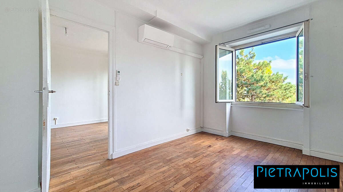 Chambre - Appartement à LYON-8E