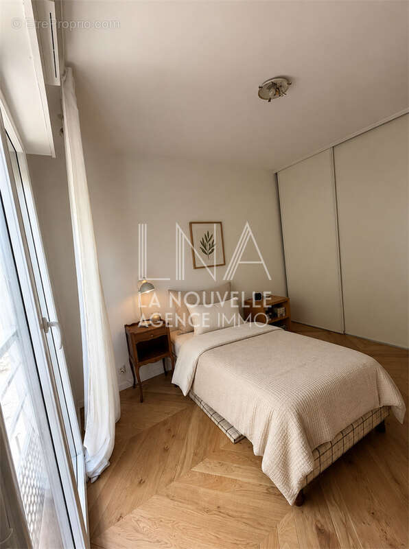 Appartement à LES LILAS
