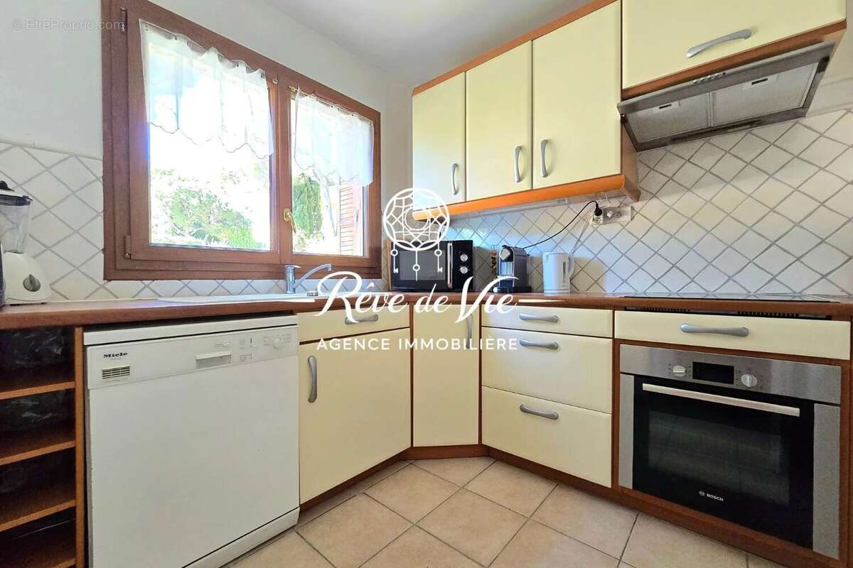 Appartement à BORMES-LES-MIMOSAS