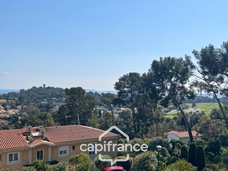 Appartement à HYERES