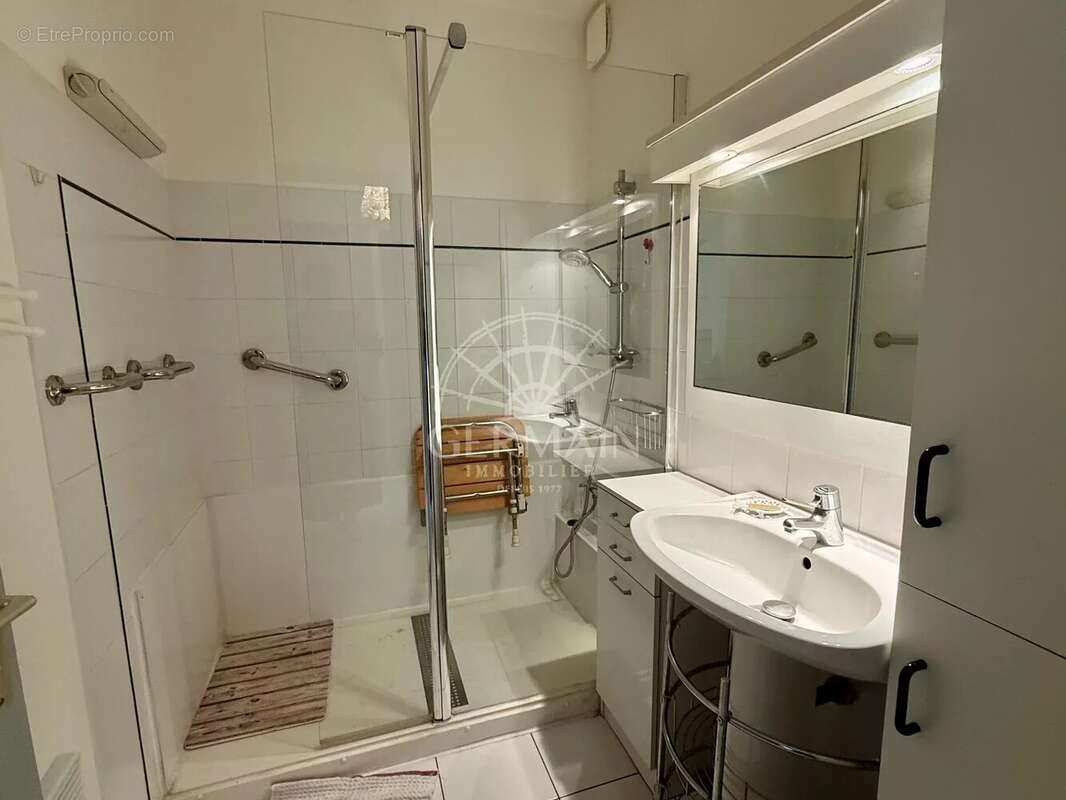 L'Isle-sur-la-Sorgue, appartement de 58 m² avec terrasse et parking - photo 6