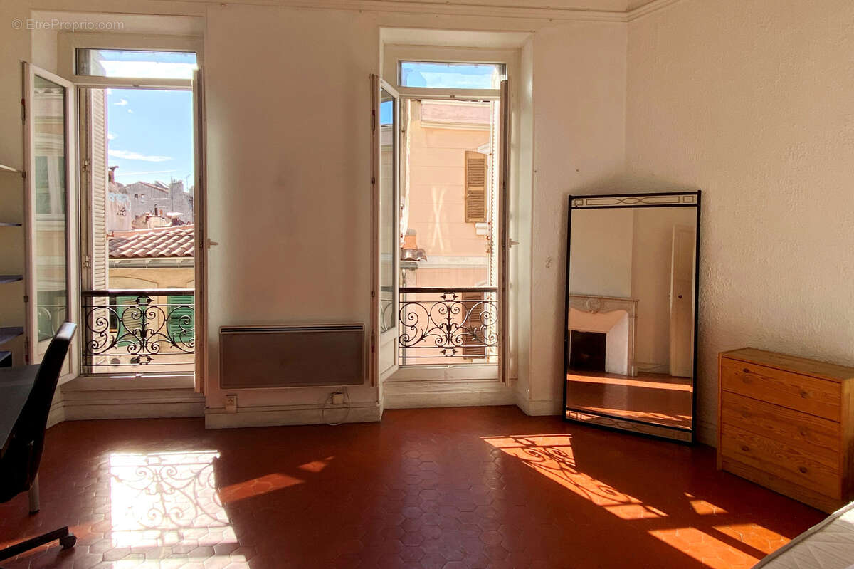 Appartement à MARSEILLE-6E