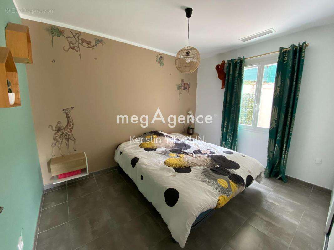 Maison à MEOUNES-LES-MONTRIEUX