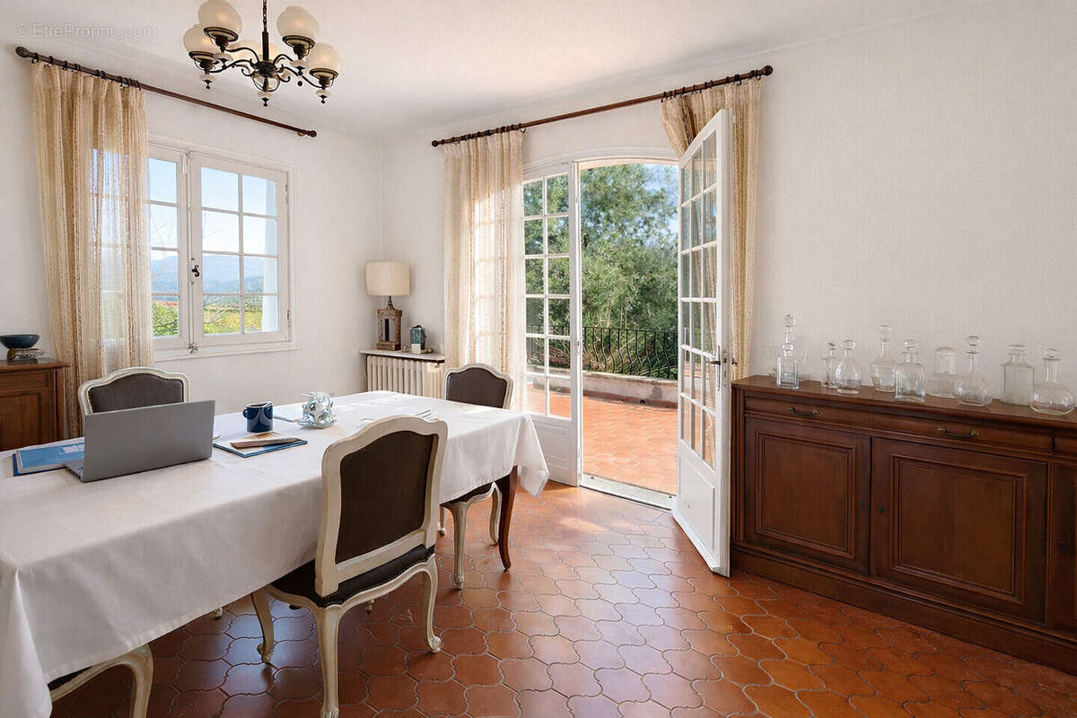 Maison 186 m² à La Gaude  - photo 148