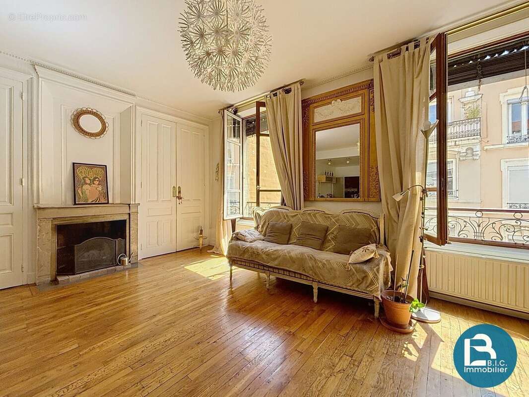 Appartement à LYON-7E