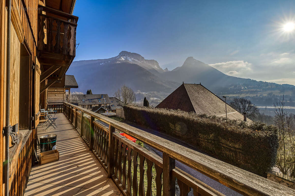 Maison à DINGY-SAINT-CLAIR