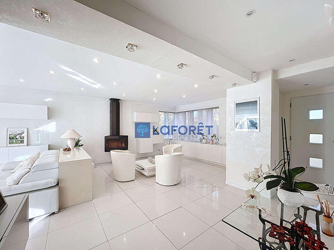 Maison à SAINT-GERMAIN-LES-CORBEIL