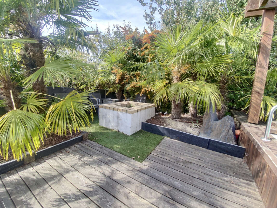 Maison à SAINT-LEGER-DES-BOIS