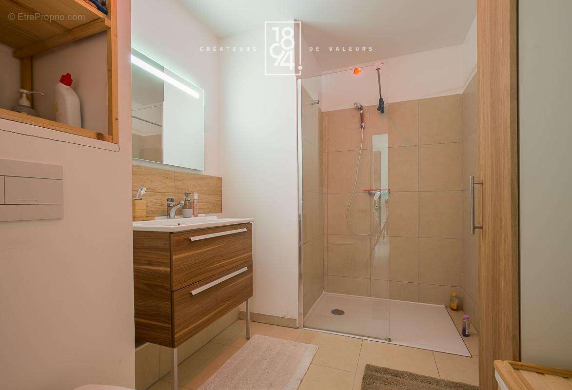 Appartement à MARSEILLE-3E