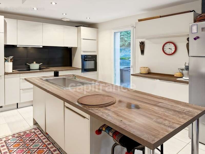 Maison à PREVESSIN-MOENS