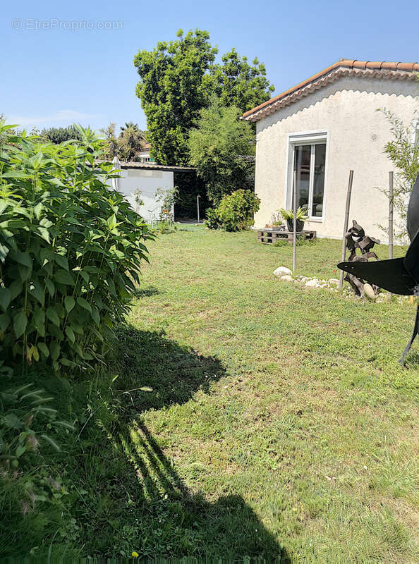Cagnes centre ville maison 3p et jardin de 522m2 plat - photo 5