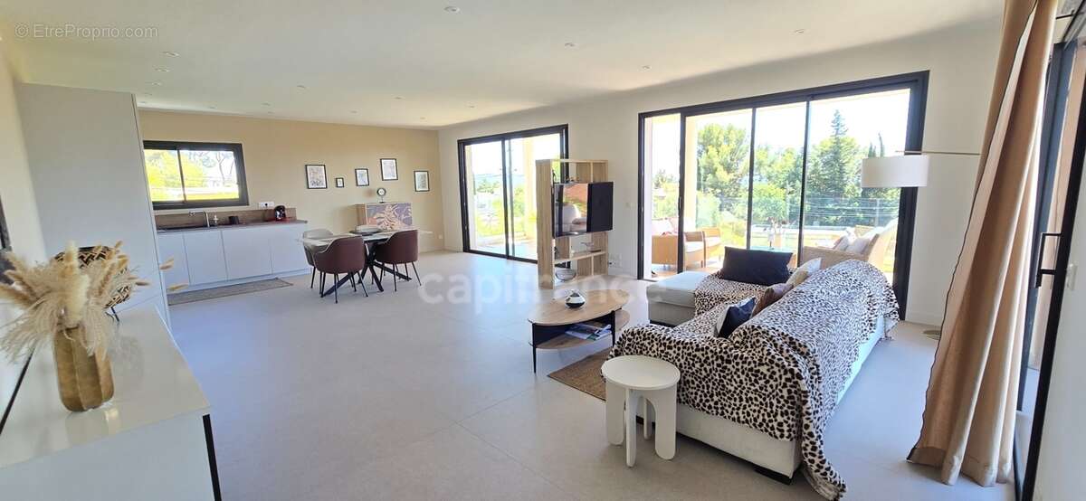 Appartement à vendre 4 pièces BANDOL (83) + 2 parkings + terrasse - photo 3
