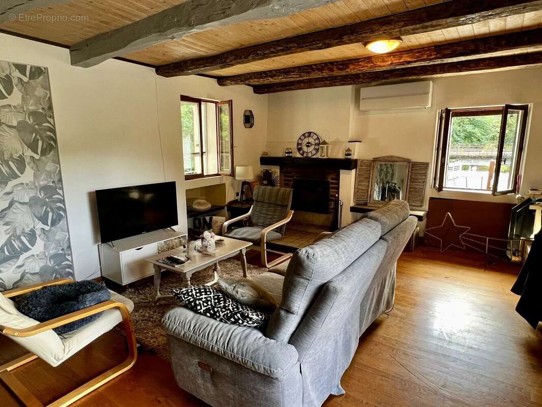 Maison à AIXE-SUR-VIENNE