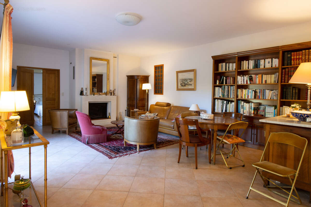 Maison à SAINT-FELIX-DE-LODEZ