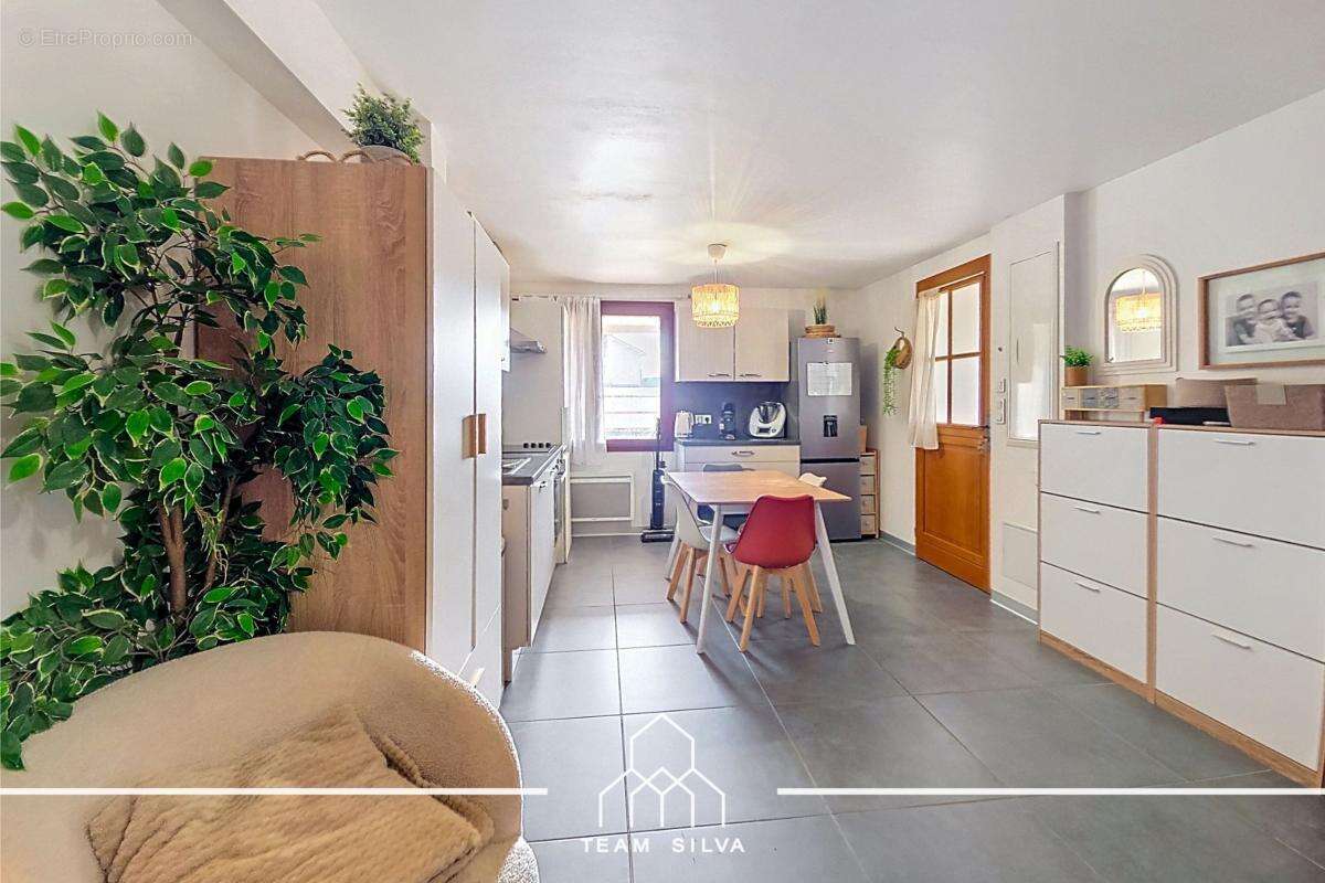 Appartement à TERNAY