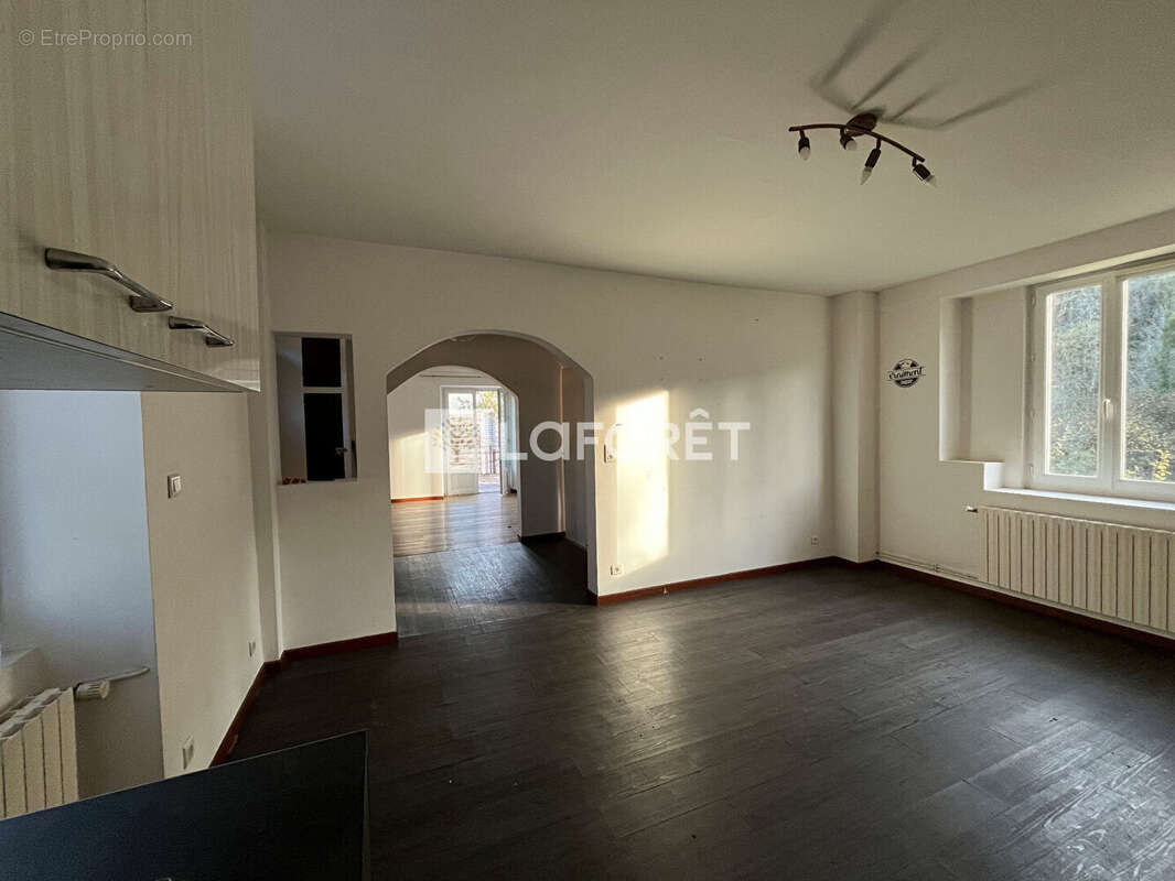 Maison à SALLES-LA-SOURCE