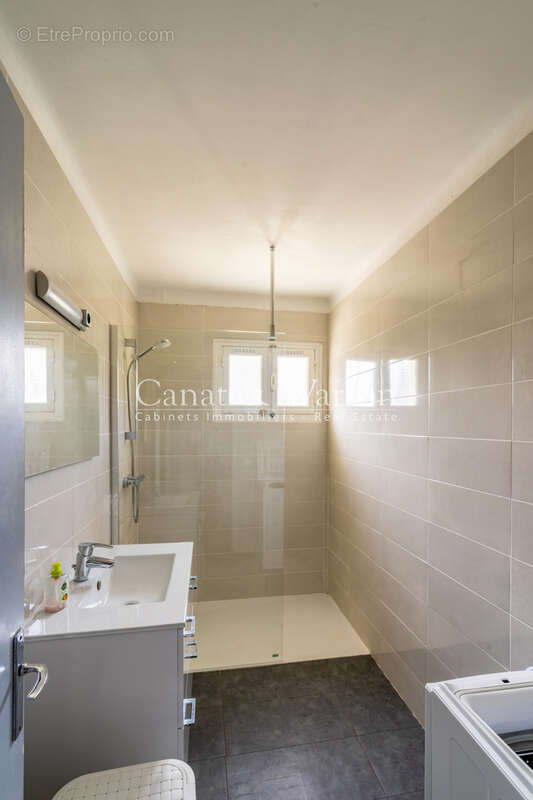 Rayol-canadel: à 700 m de la plage de pramousquier, villa avec fort potentiel & vue collines - photo 8