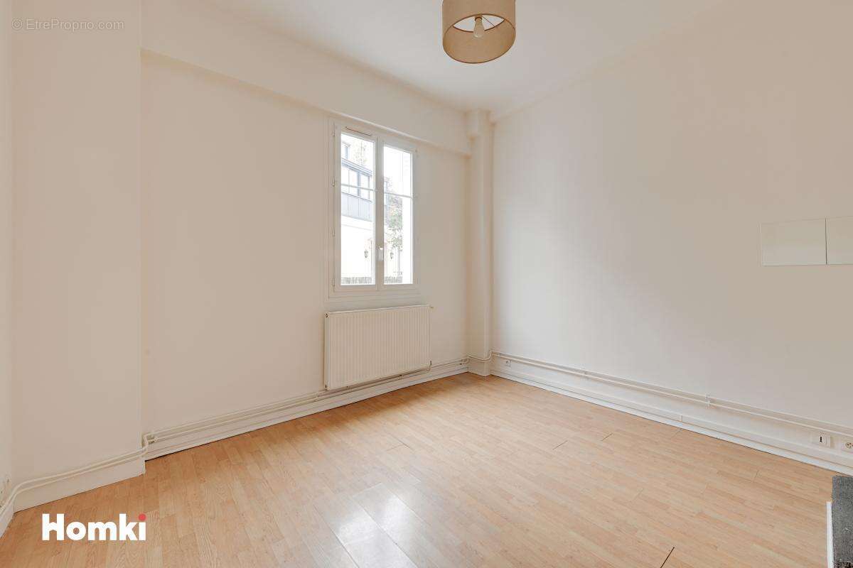 Appartement à LES LILAS
