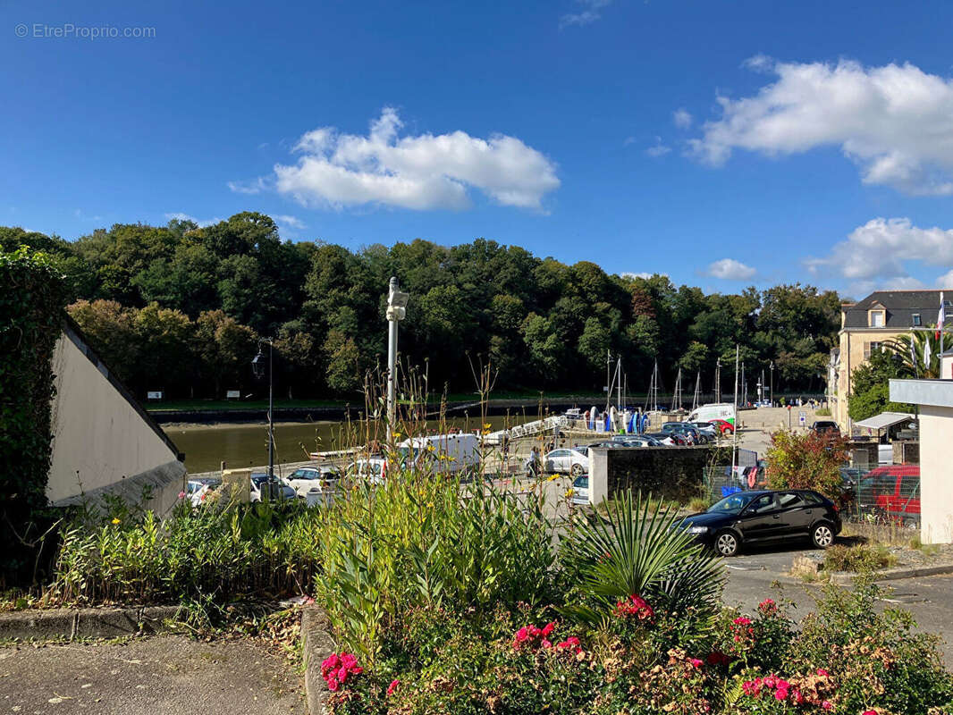 T.2 AURAY SAINT GOUSTAN dans belle Résidence avec terrasse, parking et cave - photo 2
