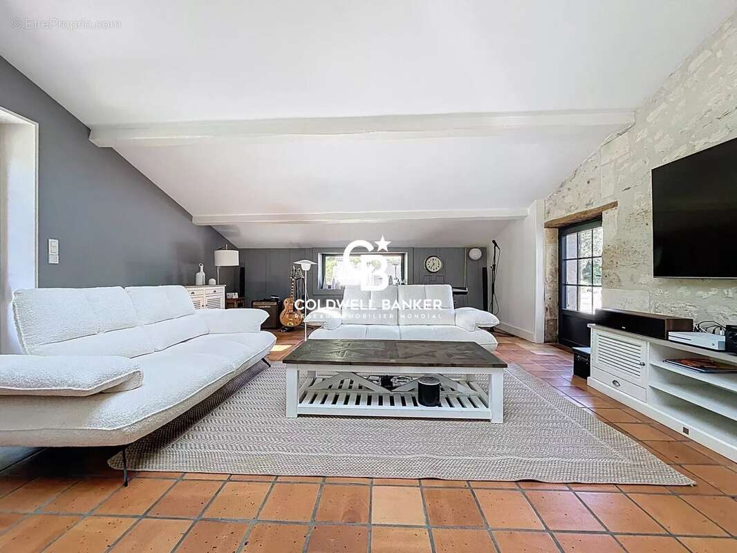 Maison à CORME-ROYAL