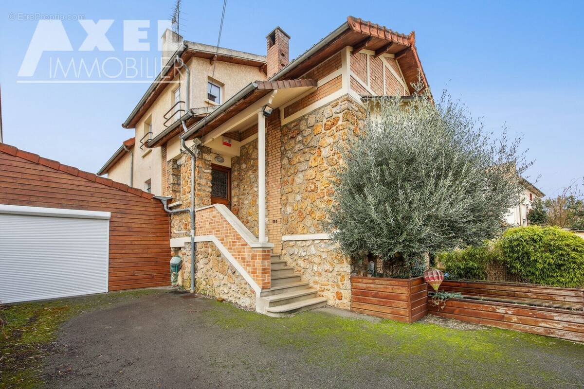 Maison à BOIS-D'ARCY