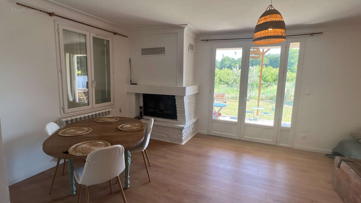 Maison à PERNES-LES-FONTAINES