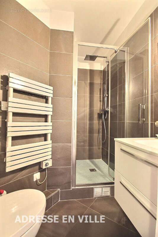 Appartement à LEVALLOIS-PERRET