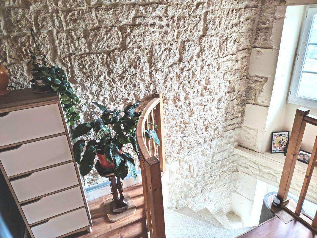 Maison à LONGEVES