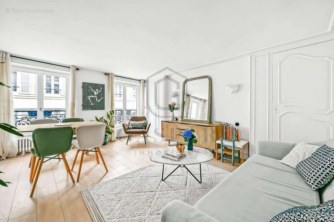 Appartement à PARIS-7E