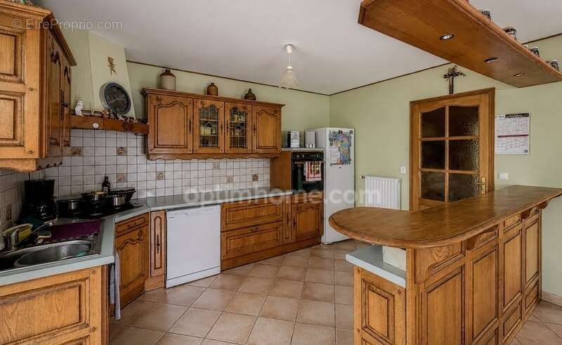 Magnifique maison familiale de 143 m² sur 3797 m² de terrain avec un espace boisé - photo 3