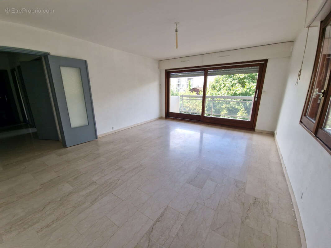 Appartement à FERNEY-VOLTAIRE