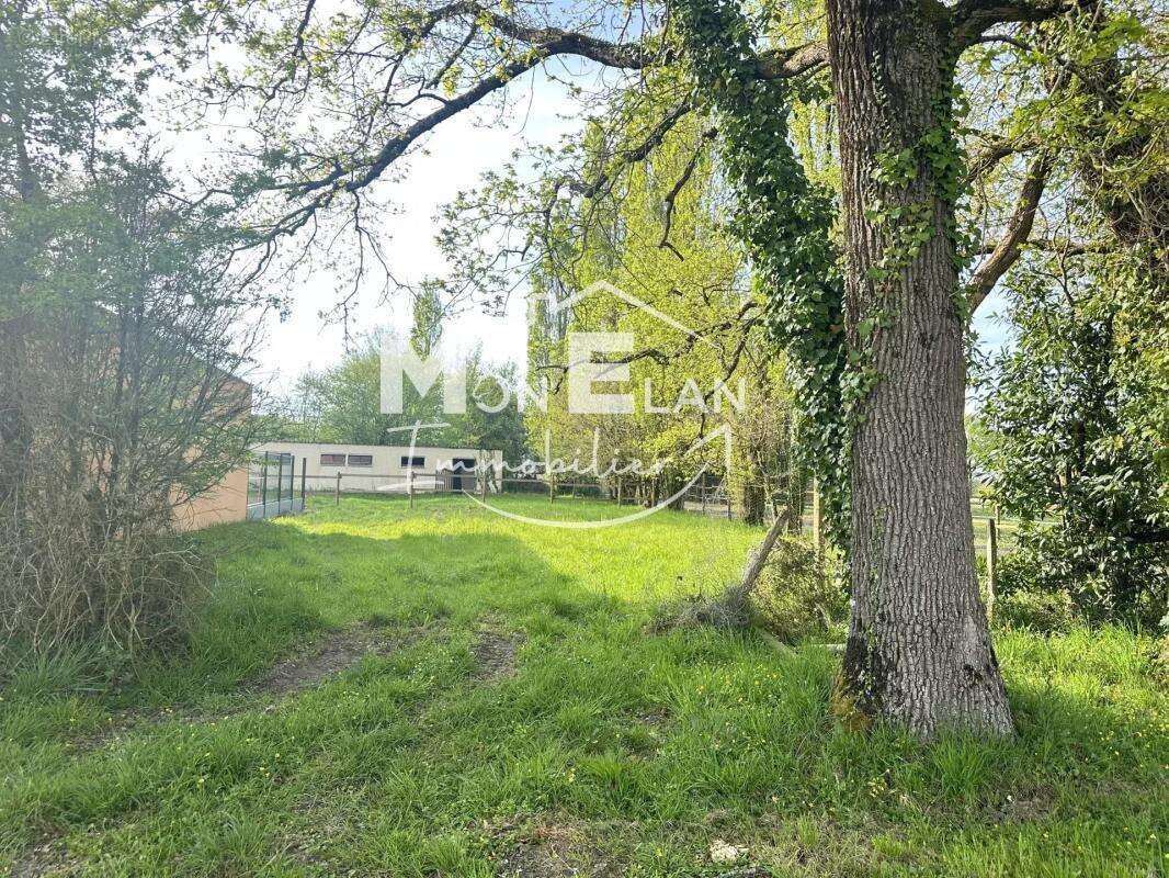 Terrain à LE CELLIER