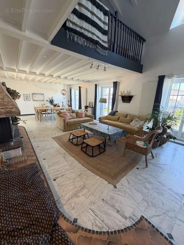 Maison à MONTROND-LES-BAINS