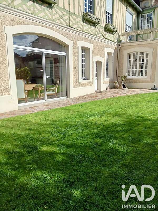 Maison 208 m² à Saint-Pierre-Sur-Dives  - photo 2