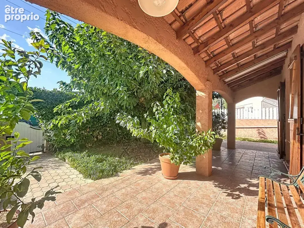 Villa plain pied Le Luc - piscine et garage - photo 3