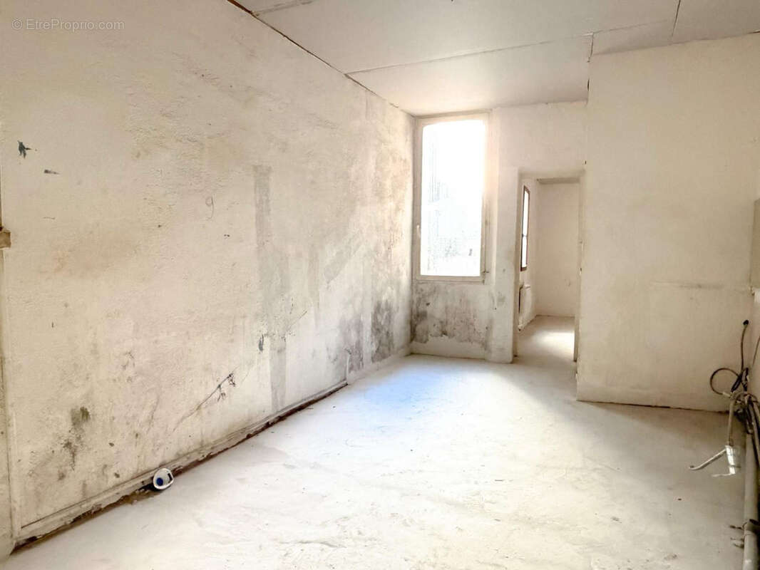 Appartement à MARSEILLE-1E