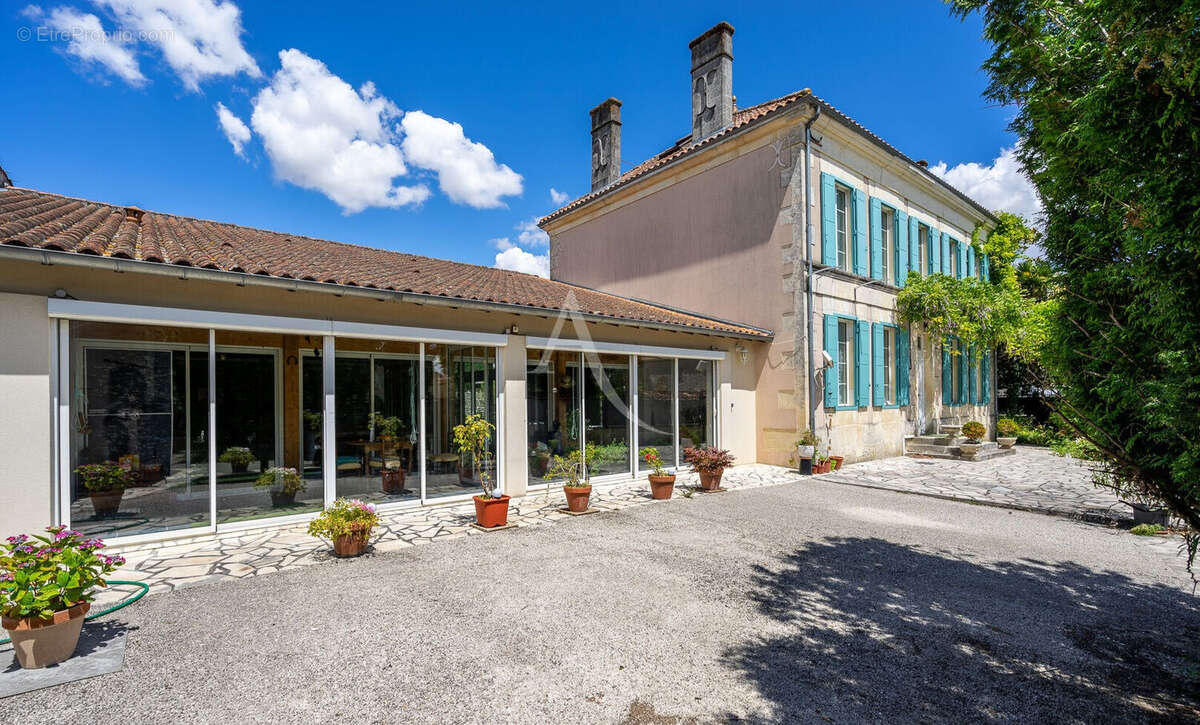 Demeure de Prestige à Aumagne - photo 2
