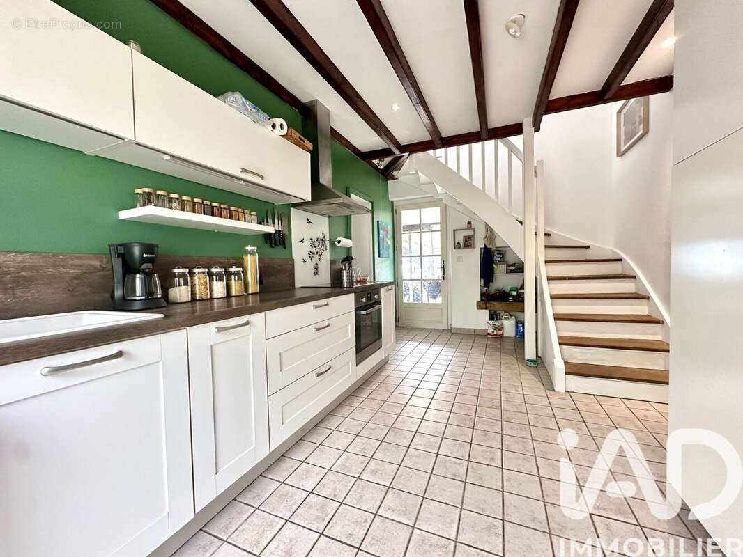 Maison 114 m² à Saint-Vincent-Sterlanges  - photo 6