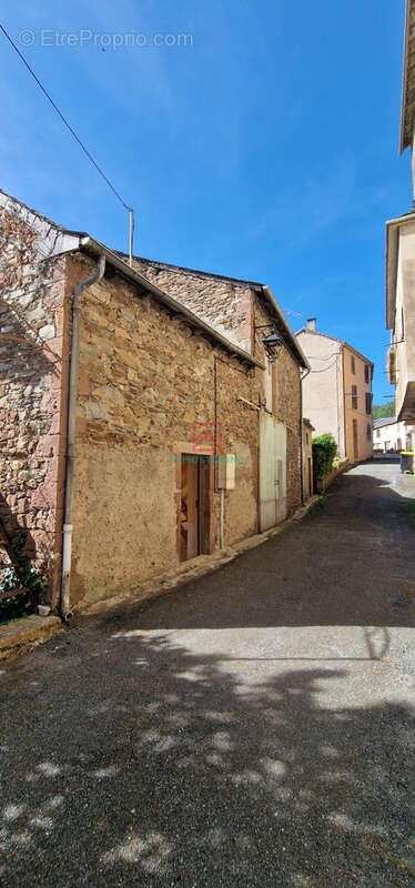 Maison à SAINT-SERNIN-SUR-RANCE